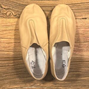 Bloch Tan Jazz Shoes, Size 8